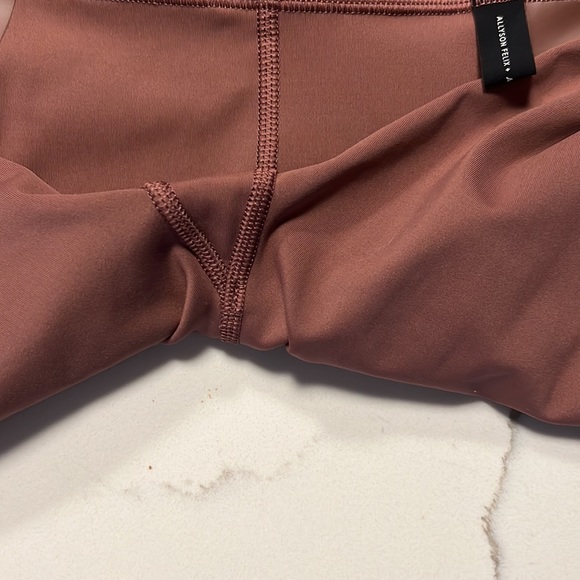 Like New Athleta Limited Edition Allyson Felix 7/8 tight, size XS - Picture 5 of 9